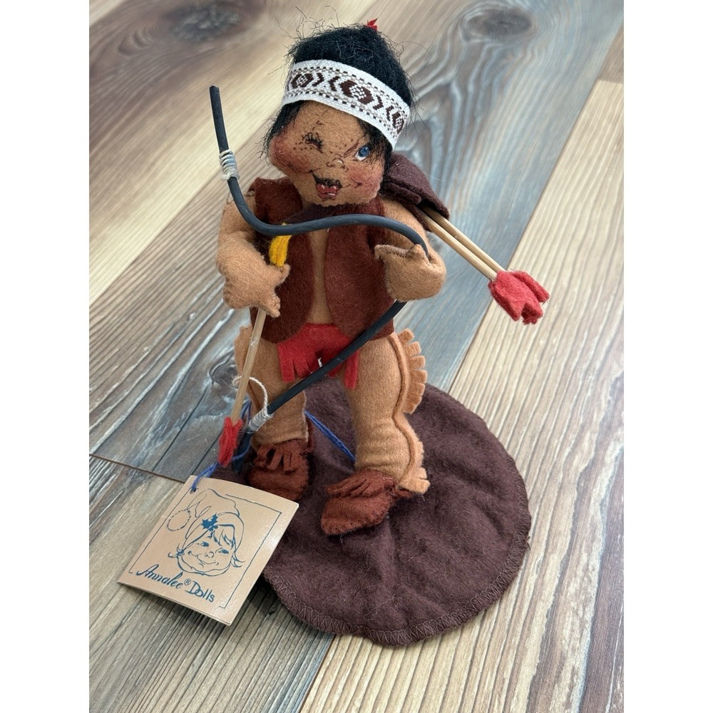 NWT 1991 Annalee Native American boy with bow and arrow on Base #3154